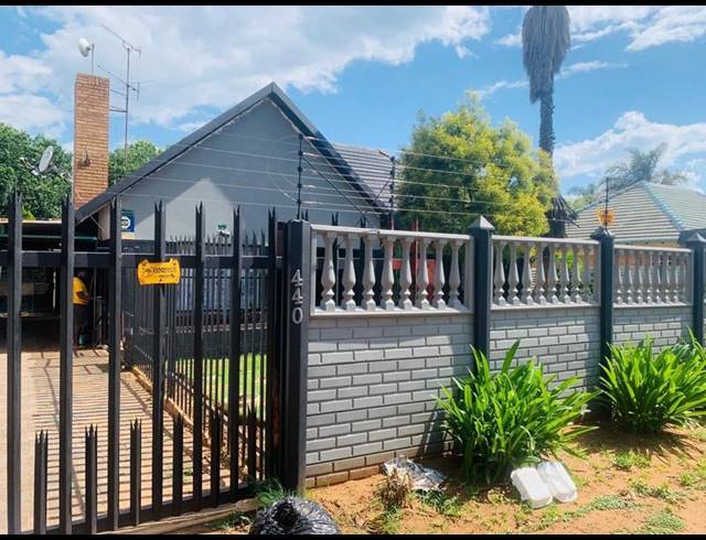 3 BEDROOM HOUSE FOR SALE IN VANDERBIJLPARK CE 1